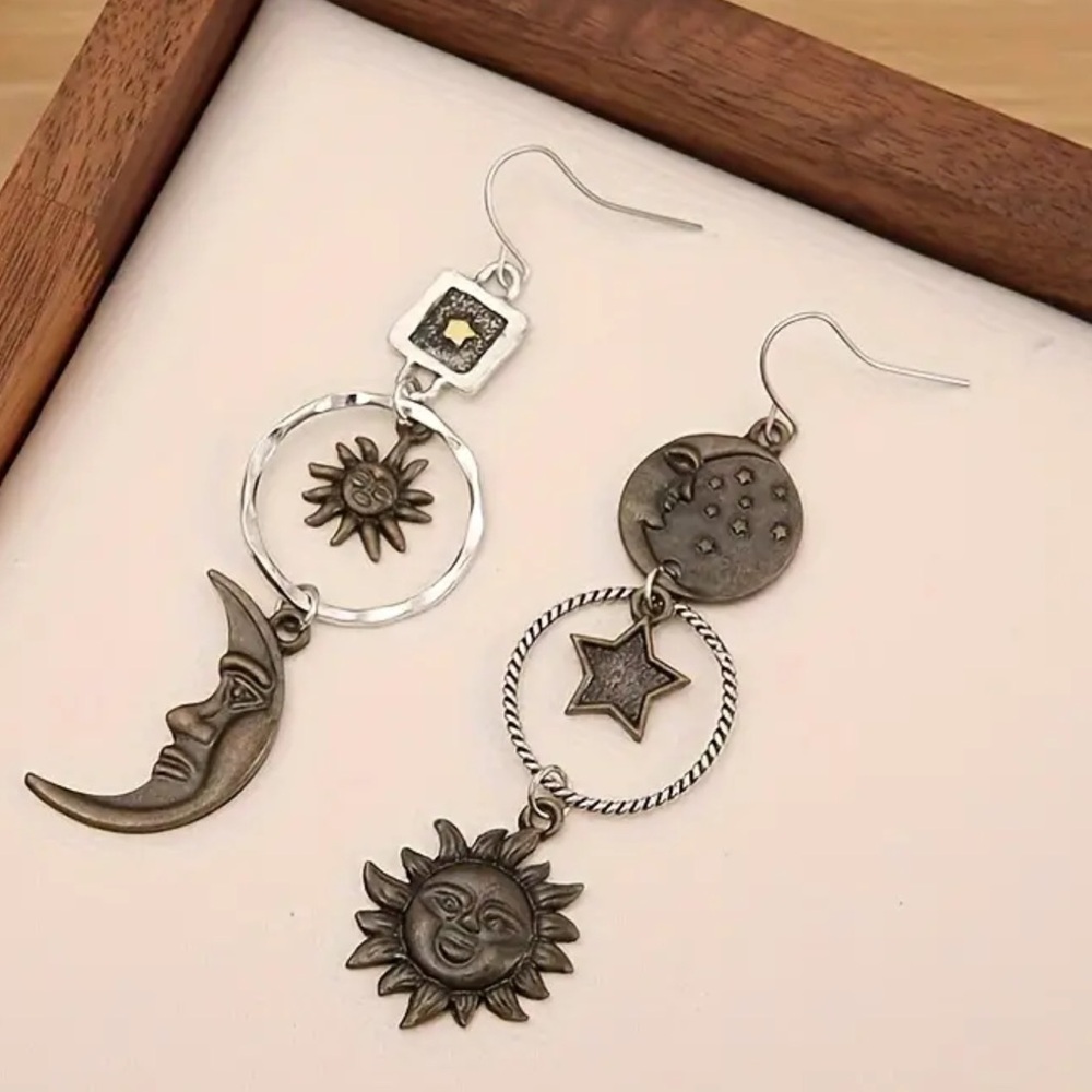 Moon sun stars earrings - Picture 6 of 6